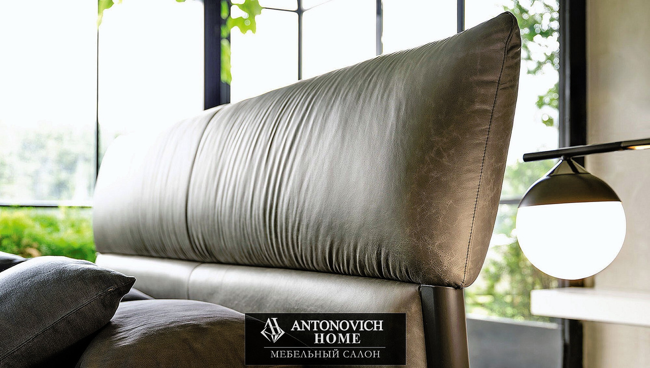 Herman Bed by CorteZari, view 3
