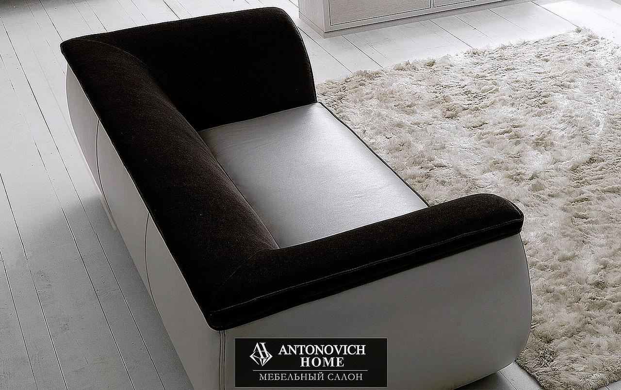 CorteZari Lapo Sofa, view 4