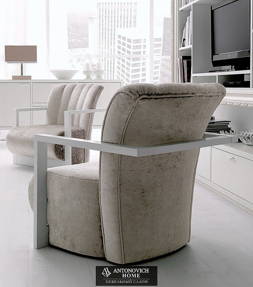 CorteZari Leon Armchair, view 2