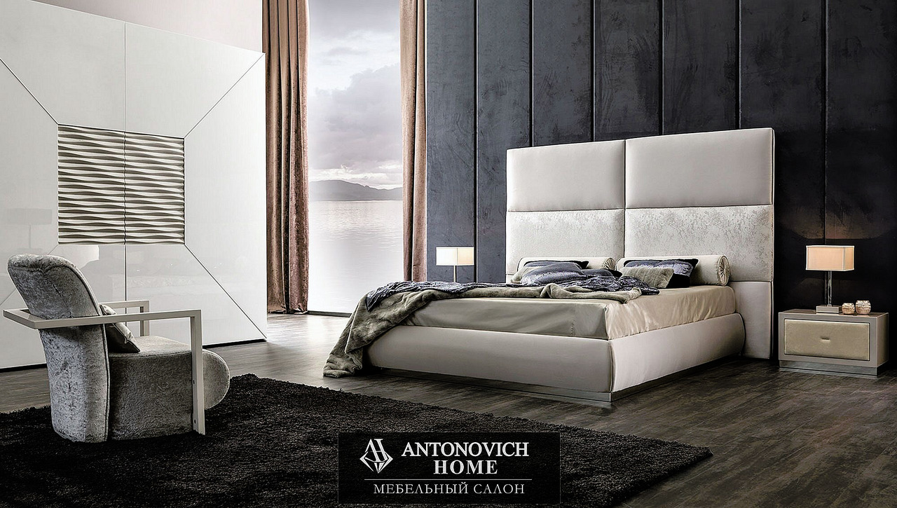 CorteZari Leon Armchair, view 3