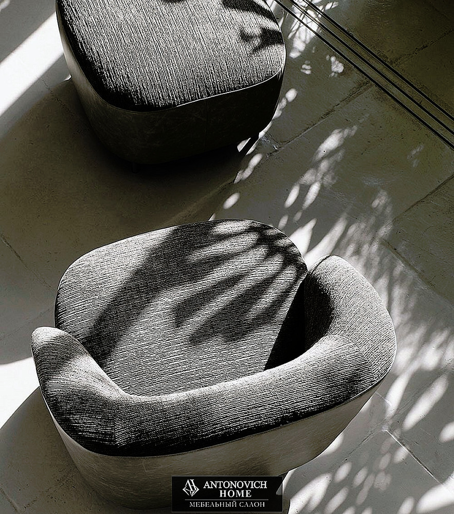 CorteZari Pandi Armchair, view 2