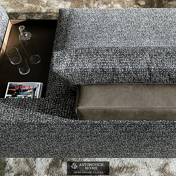 Molteni Group Octave Modular Sofa, view 4