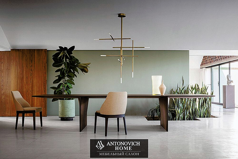 Molteni Group Ava Dining Table, view 3
