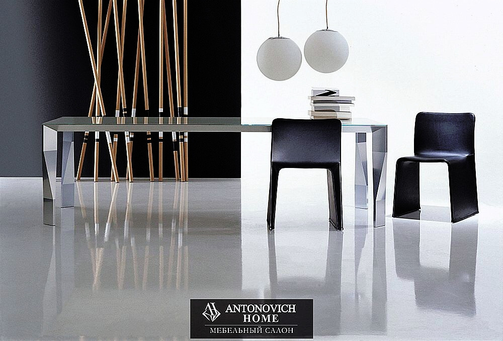 Molteni Group Diamond Dining Table, view 3