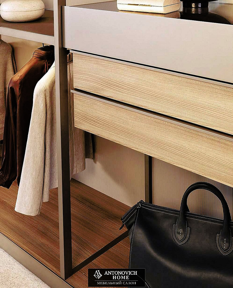 Poliform Senzafine Walk-In Wardrobe System, view 3