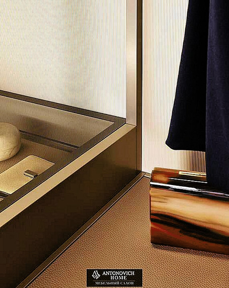 Poliform Senzafine Walk-In Wardrobe System, view 6