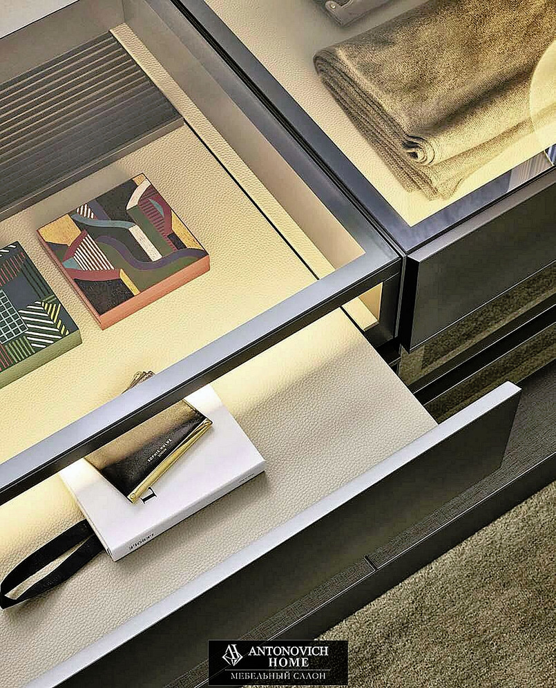 Poliform Ubik Walk-In Wardrobe System