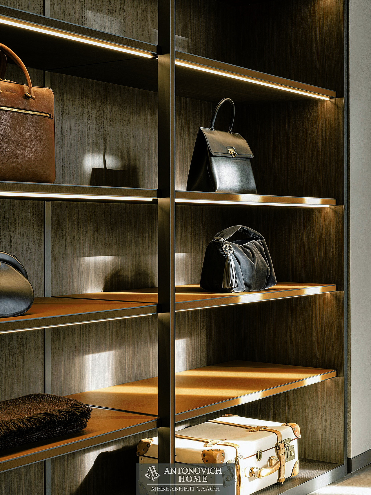 Molteni Group Gliss Master Walk-In Wardrobe, view 3