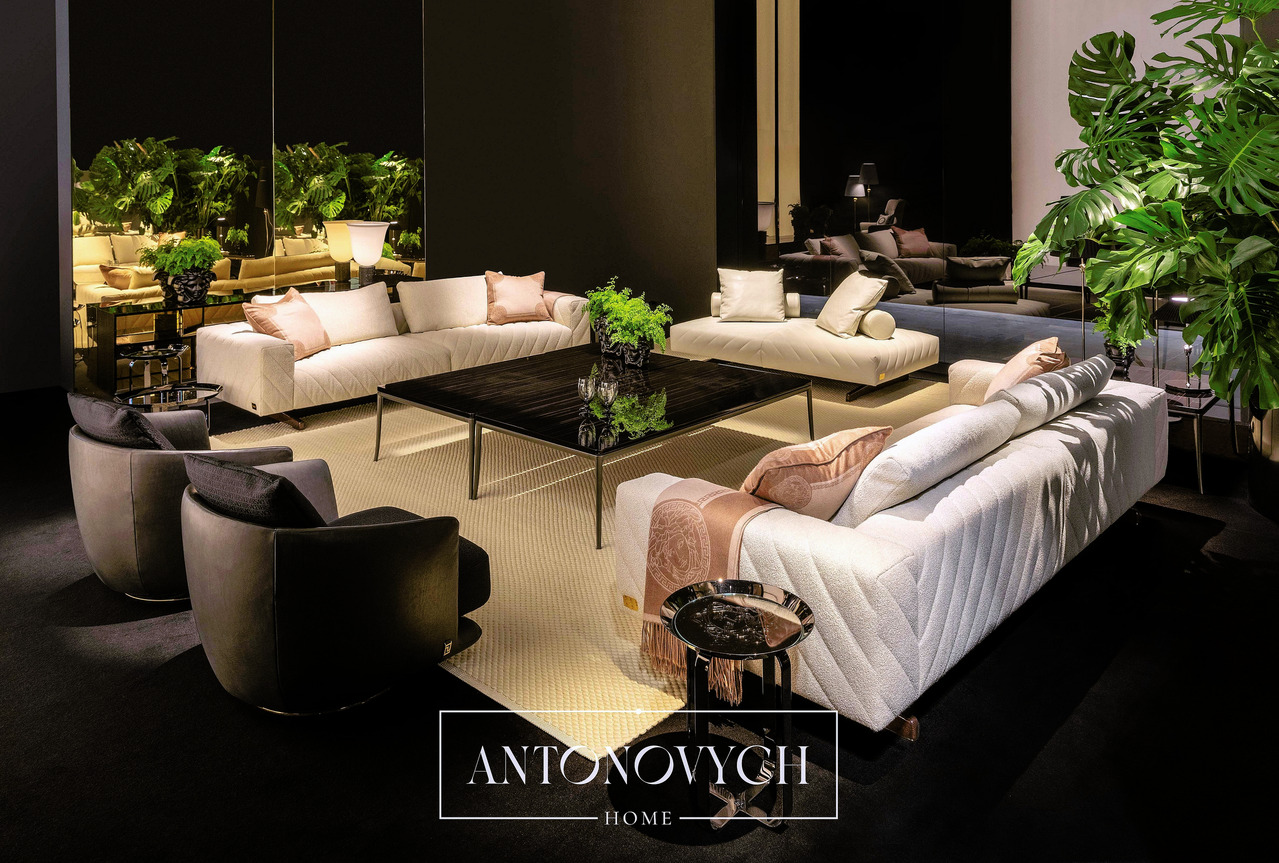 Versace Home Discovery Sofa, view 2