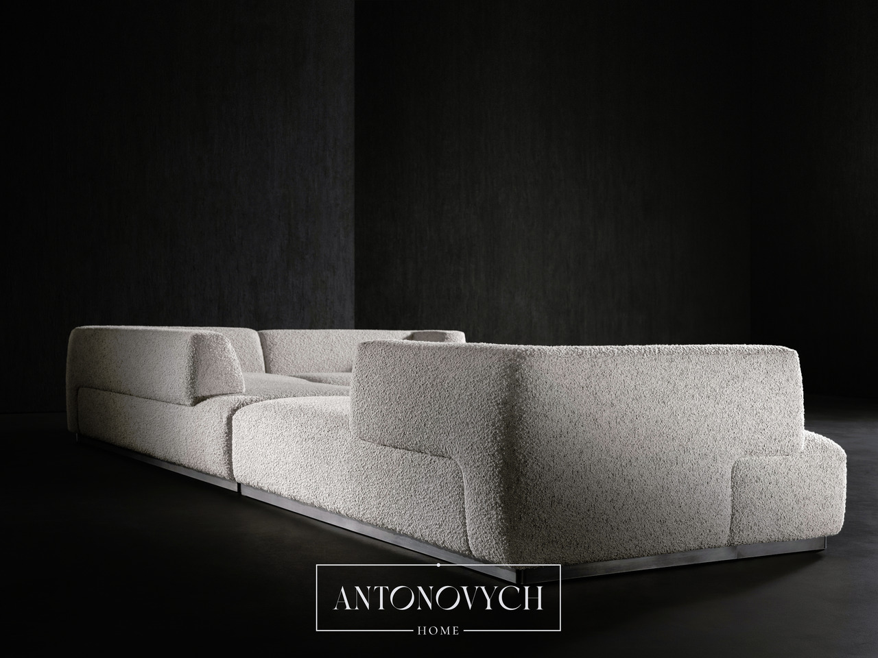 Henge Gentle Sofa, view 3