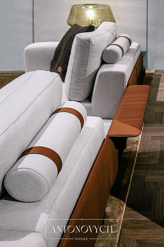 Aston Martin V290 Upholstered Furniture, view 7