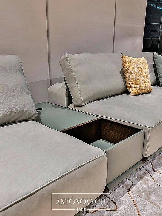 Ulivi Persival Living Room, view 6