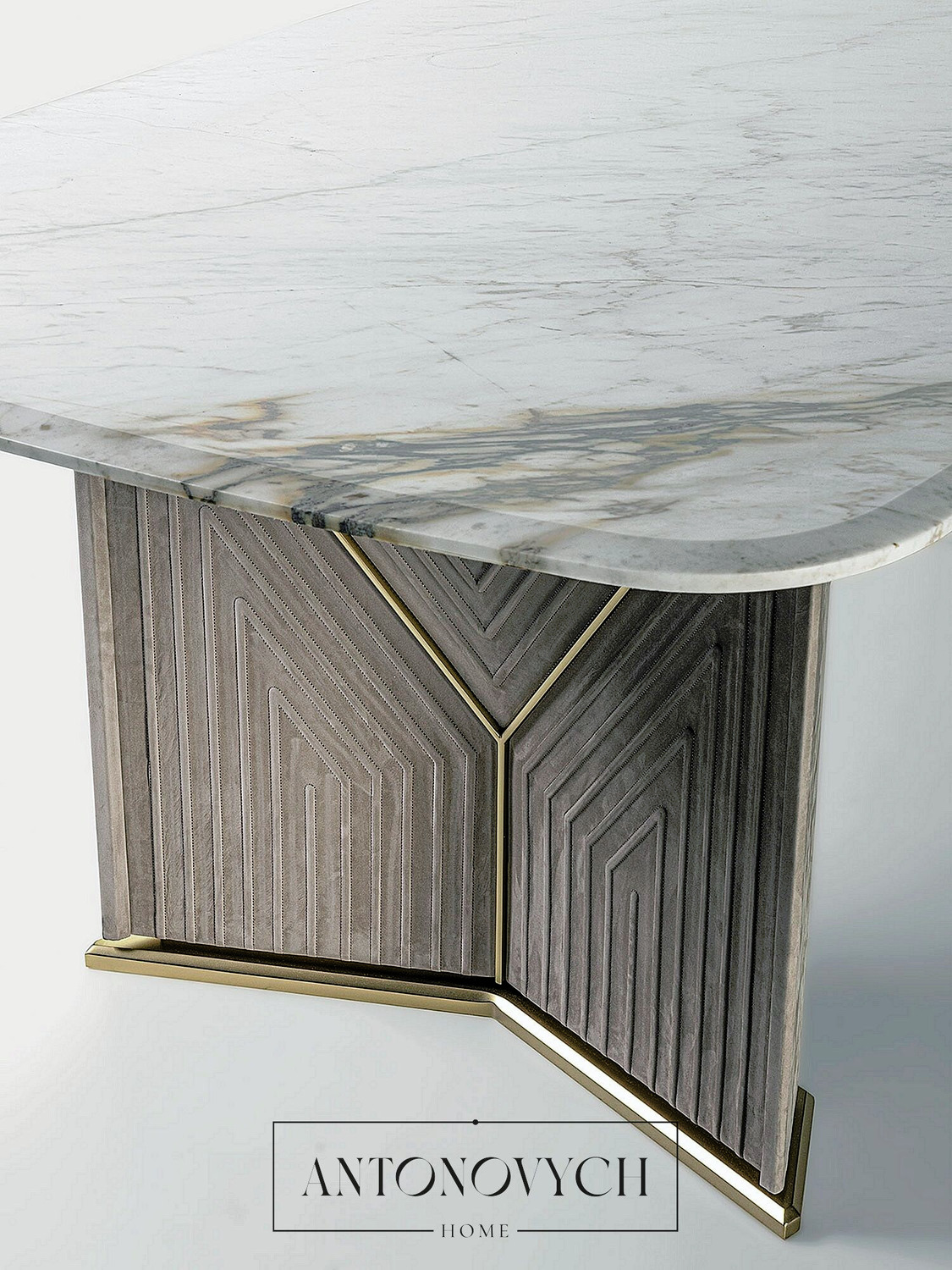 Pinto Dining Table by Vittoria Frigerio