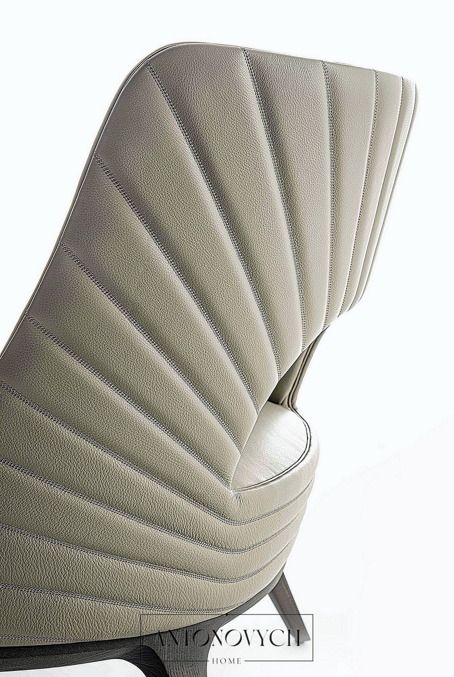 Reina Armchair by Vittoria Frigerio, view 2