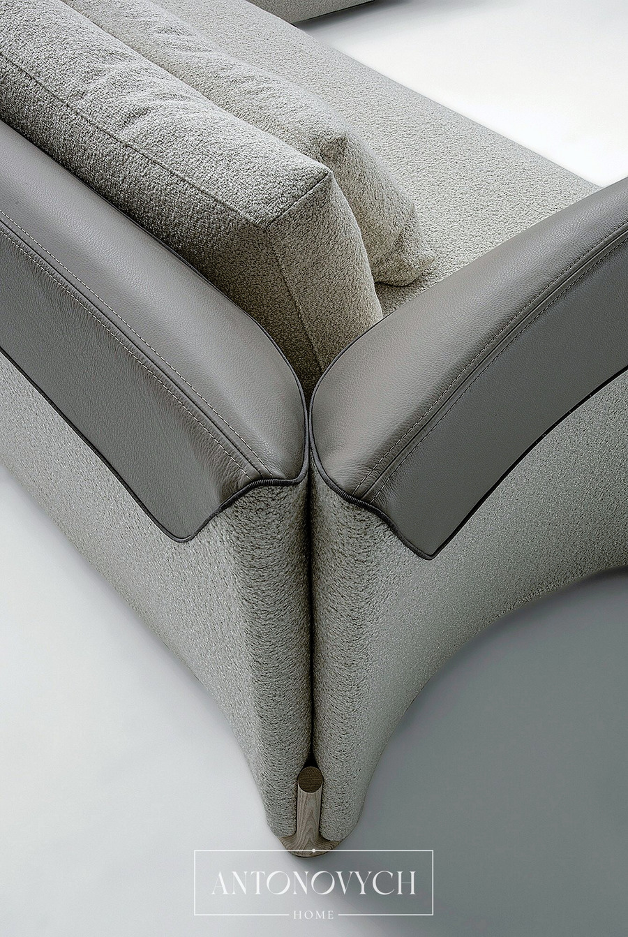 Vittoria Frigerio Vivaldi Sofa, view 4