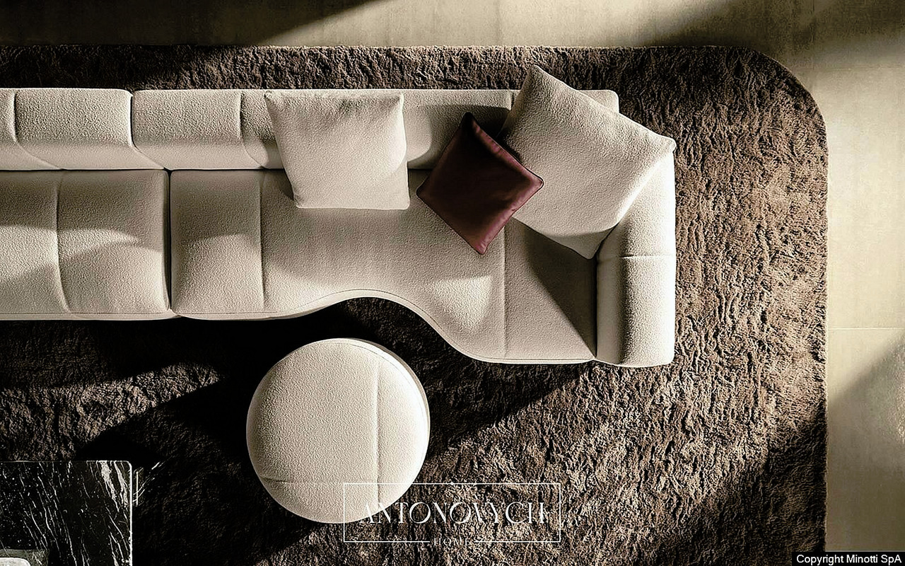 Minotti Yves Sofa, view 4