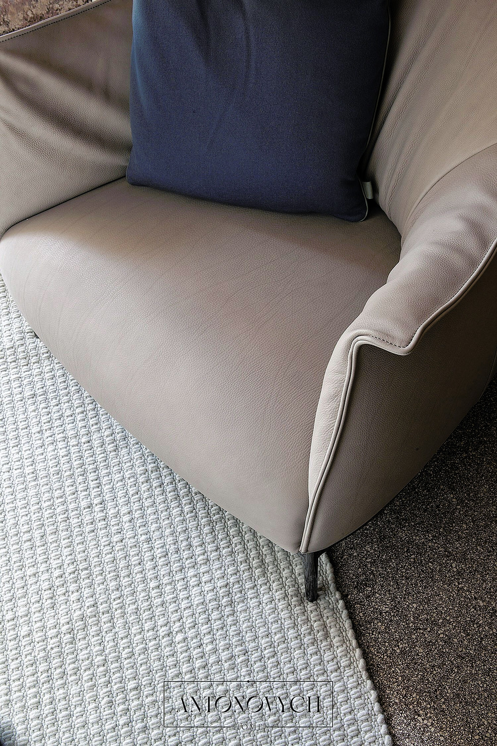 Poltrona Frau Archibald Armchair, view 9